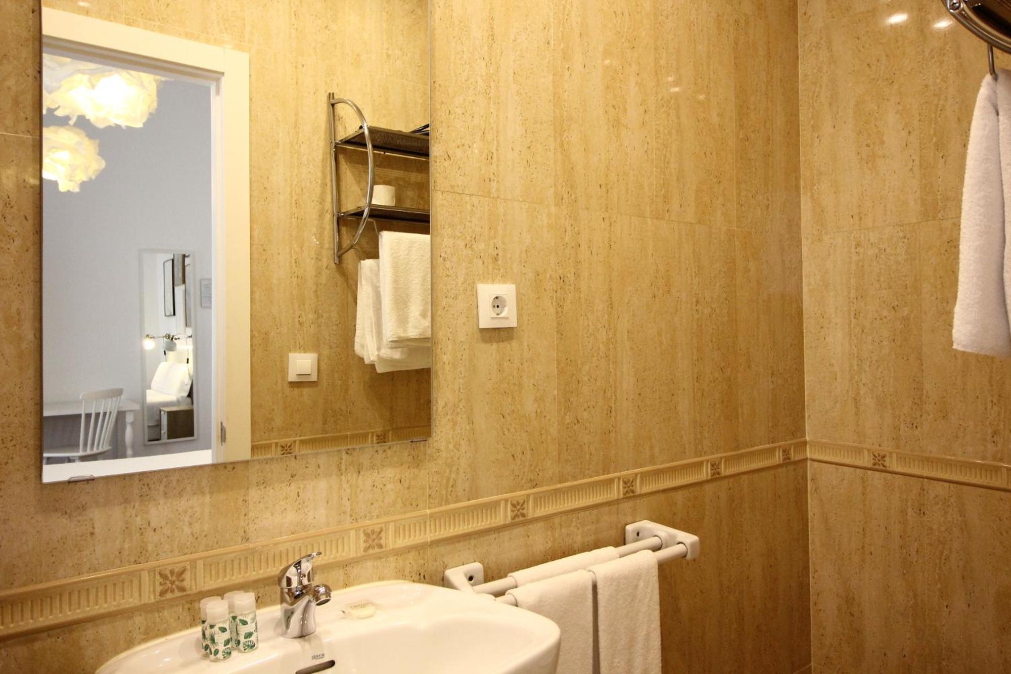 Las Atarazanas - Design Hostal Seville Exterior photo