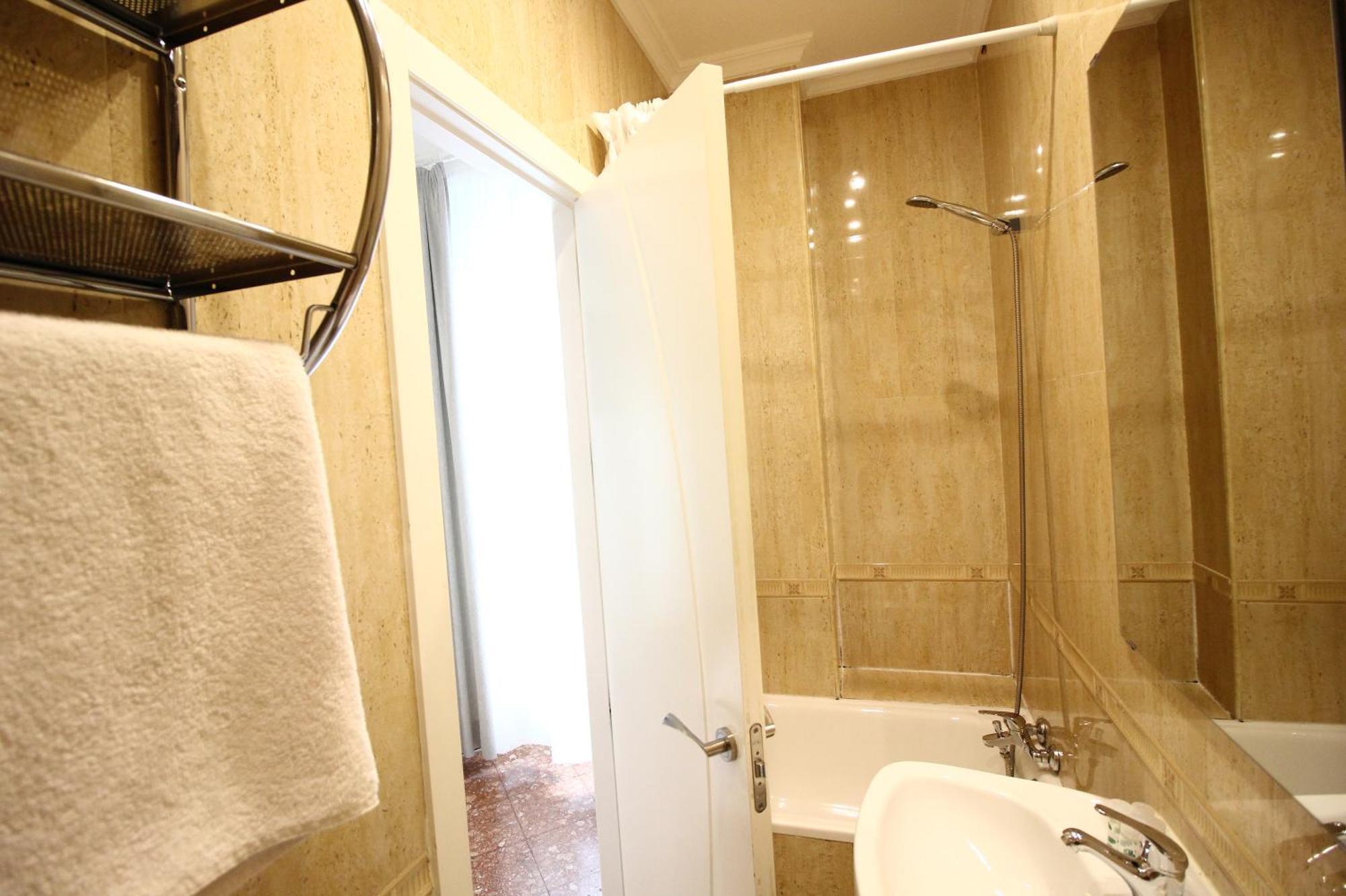 Las Atarazanas - Design Hostal Seville Exterior photo